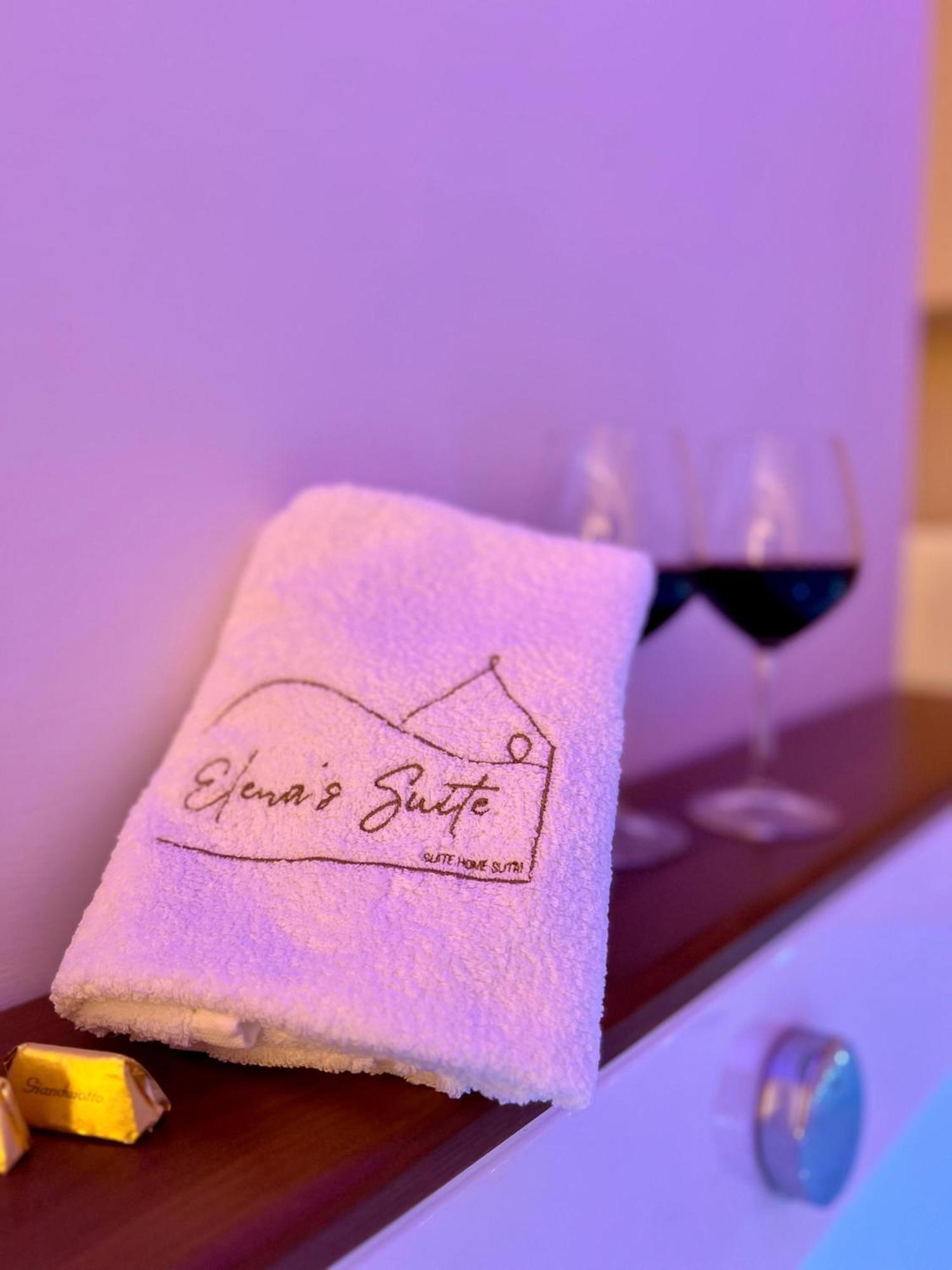 Elena'S Suite Sutri Bagian luar foto