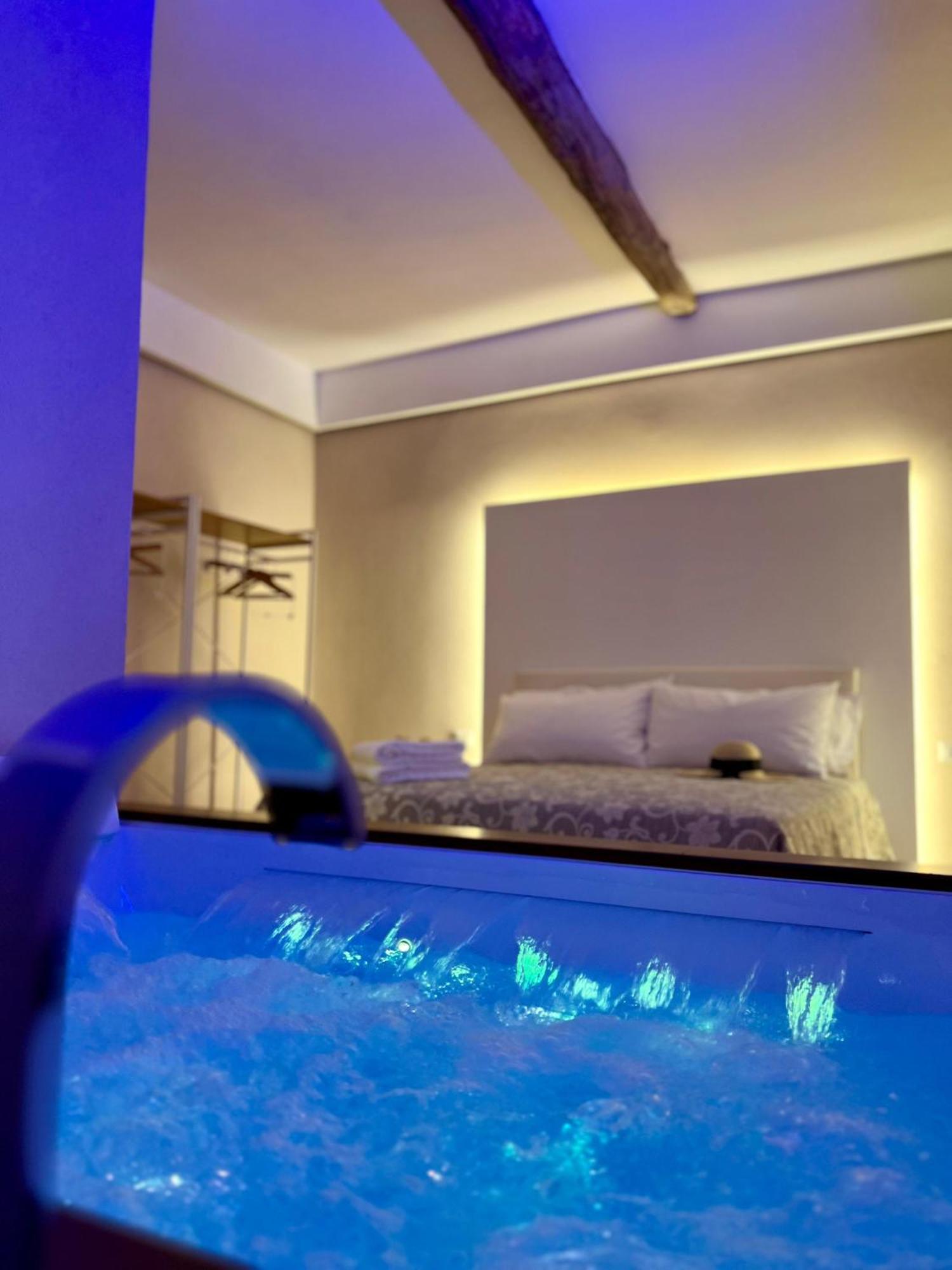 Elena'S Suite Sutri Bagian luar foto