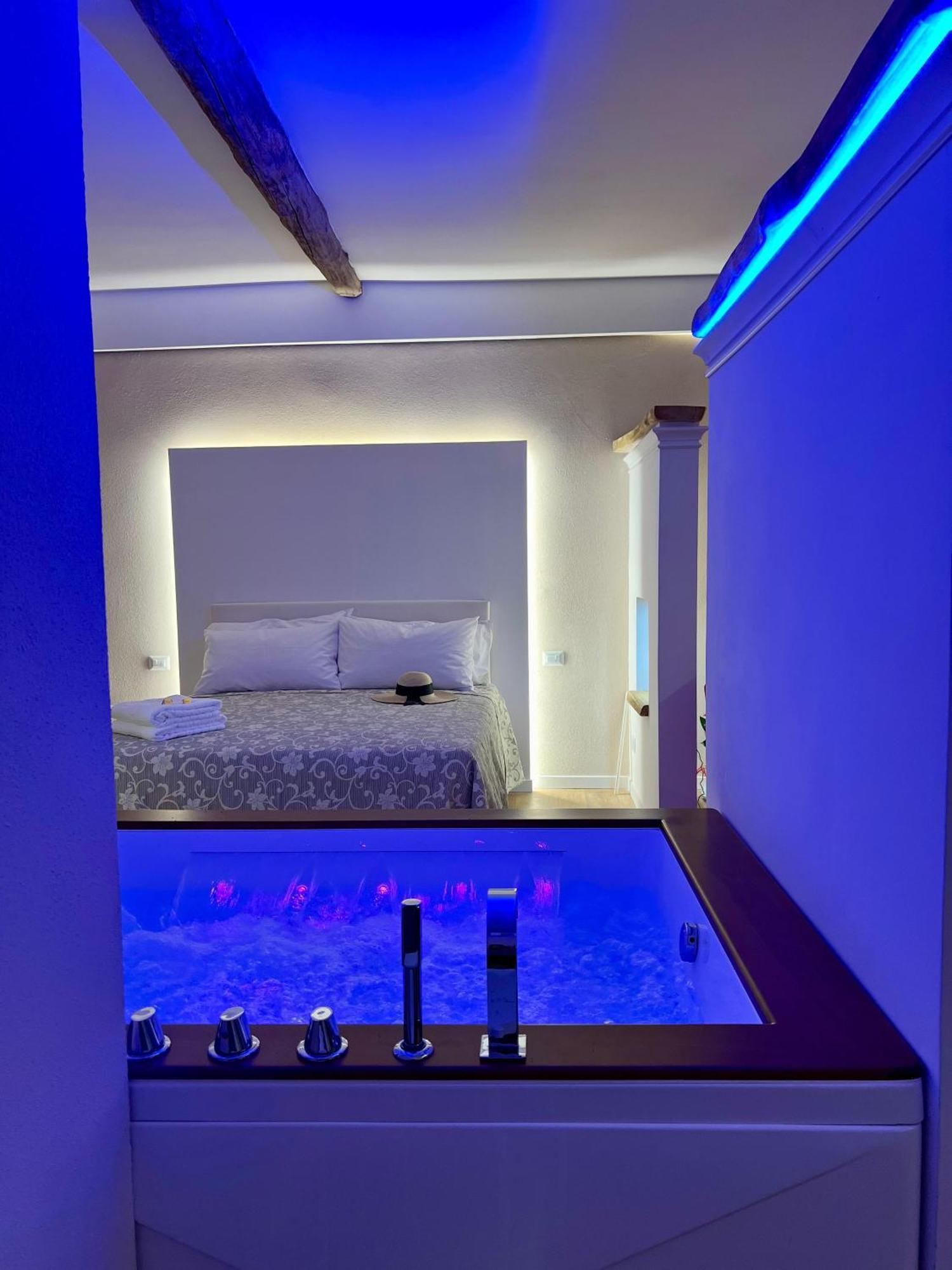 Elena'S Suite Sutri Bagian luar foto