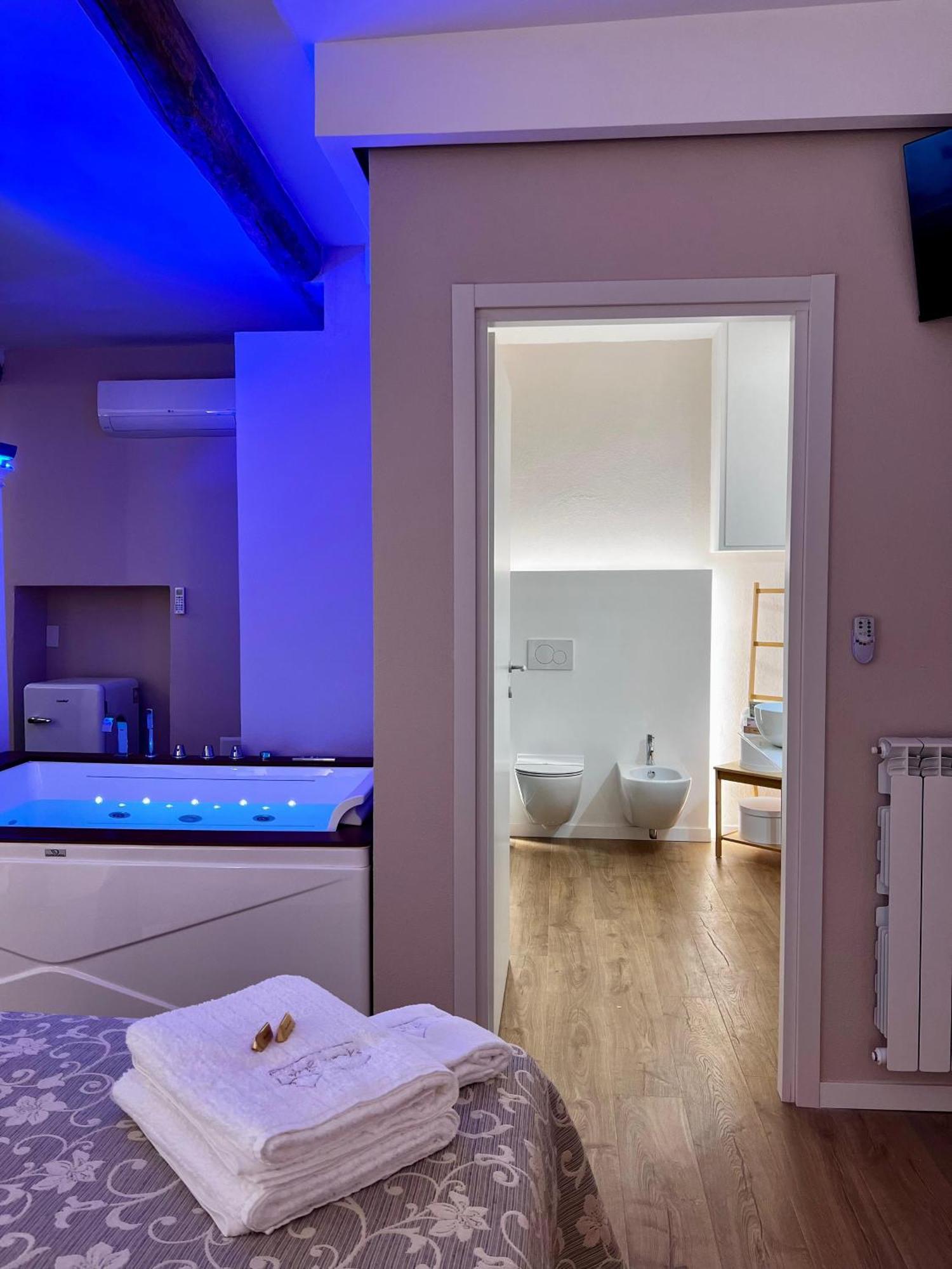 Elena'S Suite Sutri Bagian luar foto