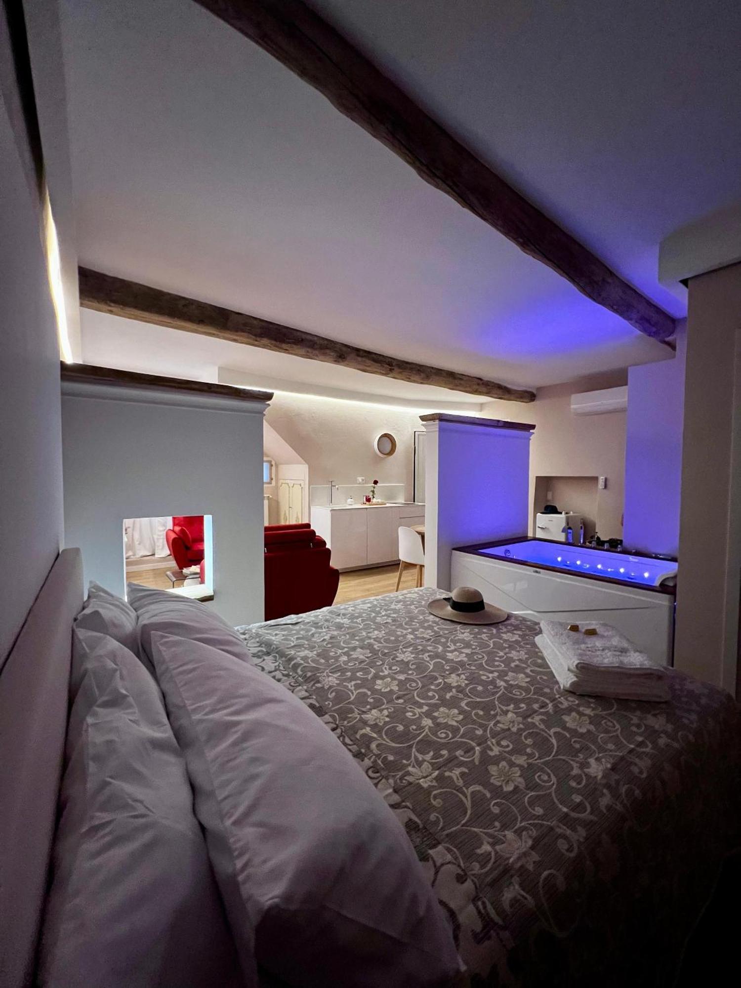 Elena'S Suite Sutri Bagian luar foto